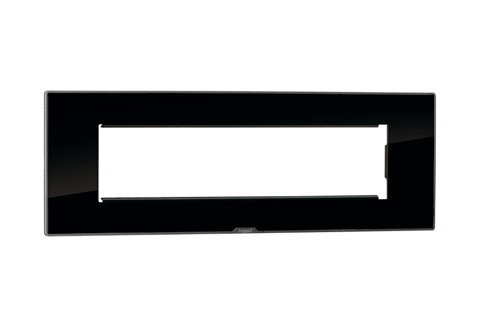 Add an elegant finishing touch to your walls with a genuine Legrand Myrius switch plate. The perfect choice for a modern interior, with fast 60-min delivery in Bengaluru.