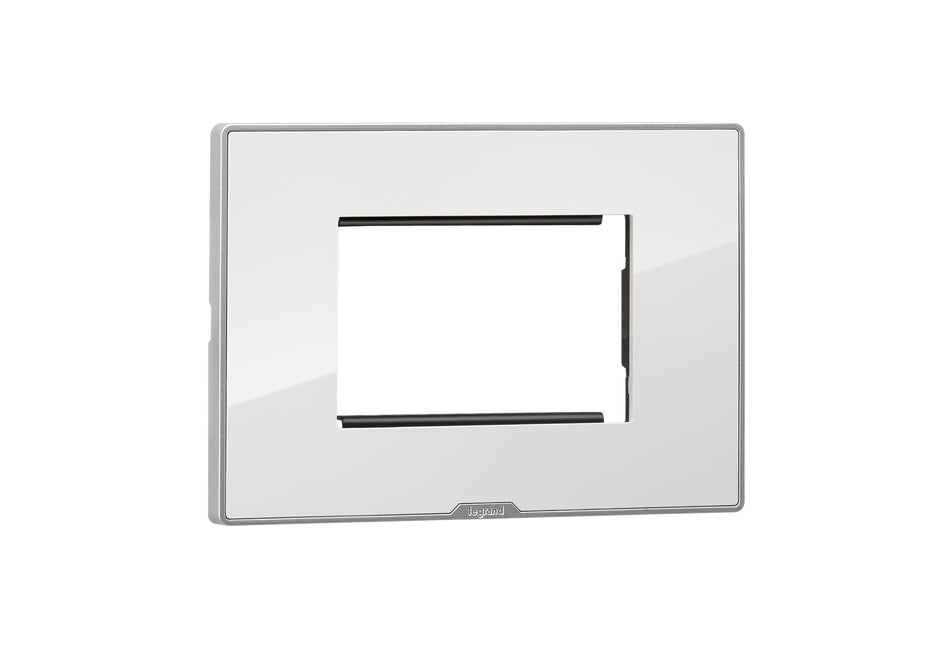 Add an elegant finishing touch to your walls with a genuine Legrand Myrius switch plate. The perfect choice for a modern interior, with fast 60-min delivery in Bengaluru.